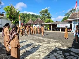 Apel Pagi Rutin, Lurah Sidoharjo Tekankan Disiplin dan Peningkatan Kinerja Aparatur